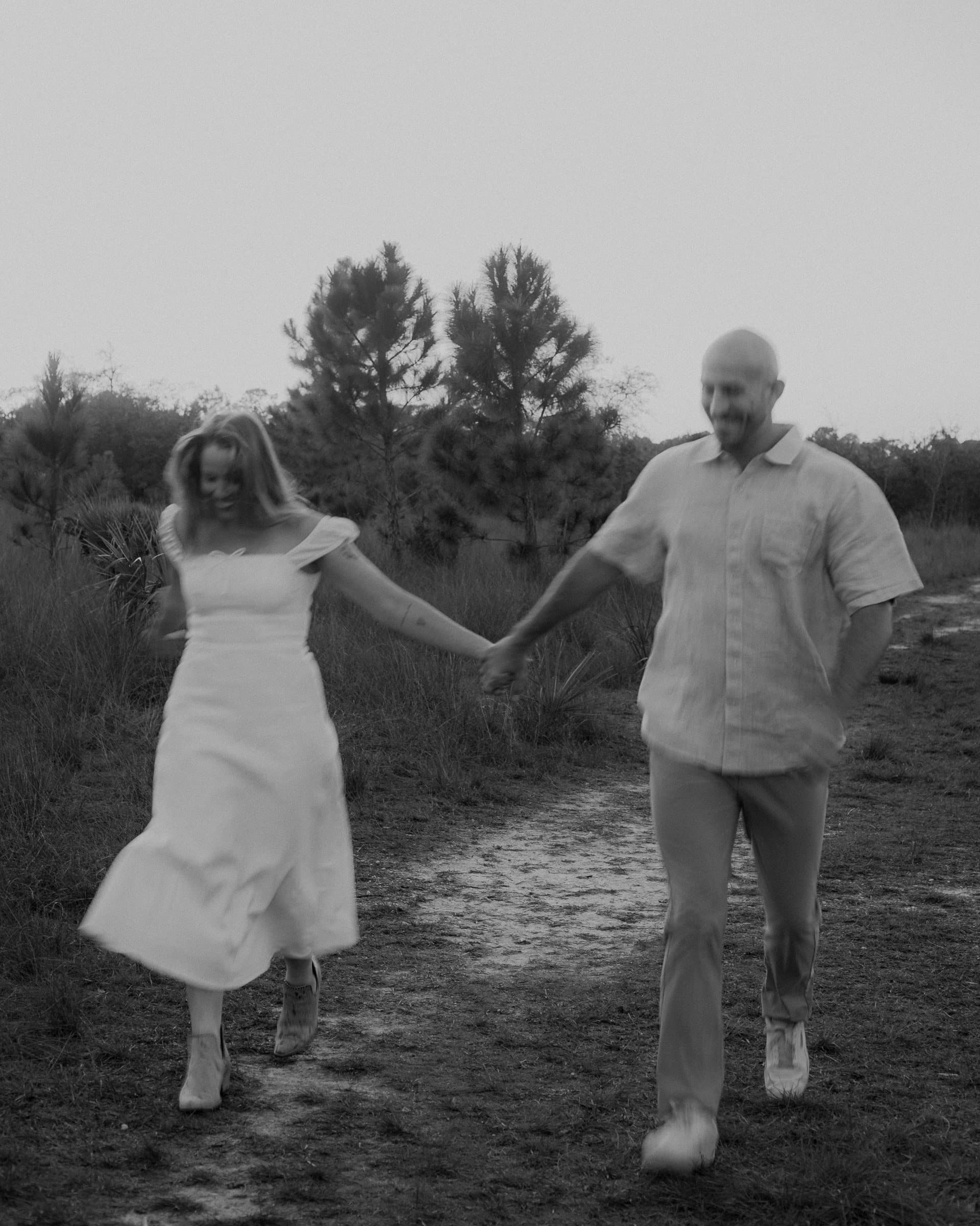 Natural couples photography session image 6