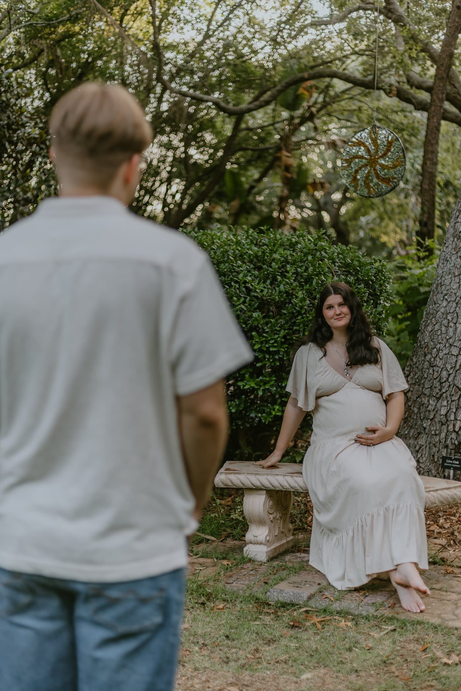 Natural maternity photography session image 4
